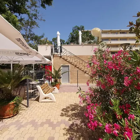Private Studio-apartment Sol E Mar * סאני ביץ'